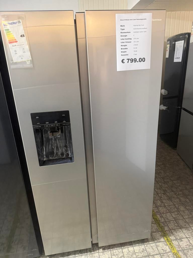 Hisense Amerikaanse koelkast met ijs blokjes warer tank nieu, Ophalen, Hisense, Hisense, 200 liter of meer