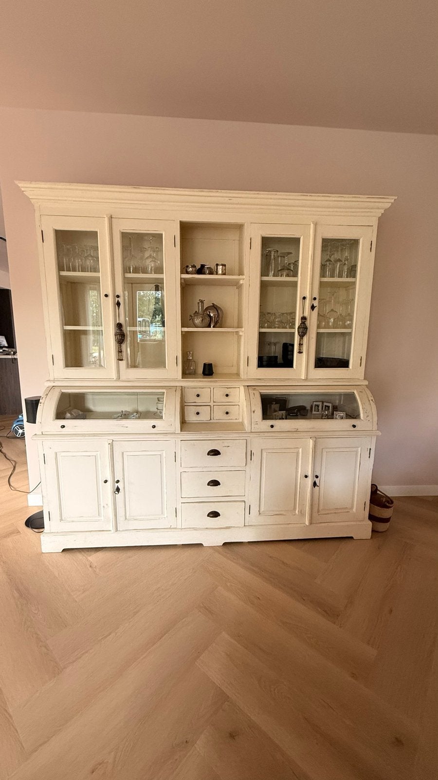 Antieke Crèmekleurige Buffetkast met Vitrines, Antiek en Kunst, Ophalen