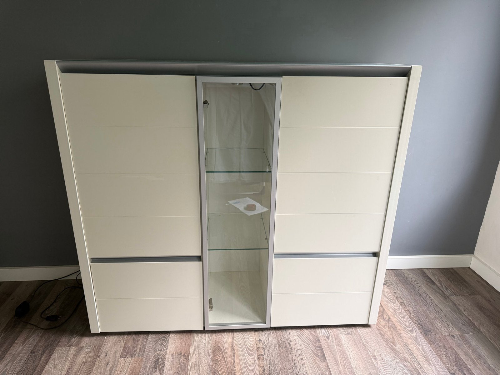 Moderne dressoir met vitrinekast en opbergruimte, Huis en Inrichting, Ophalen, Gebruikt, 100 tot 150 cm, 150 tot 200 cm