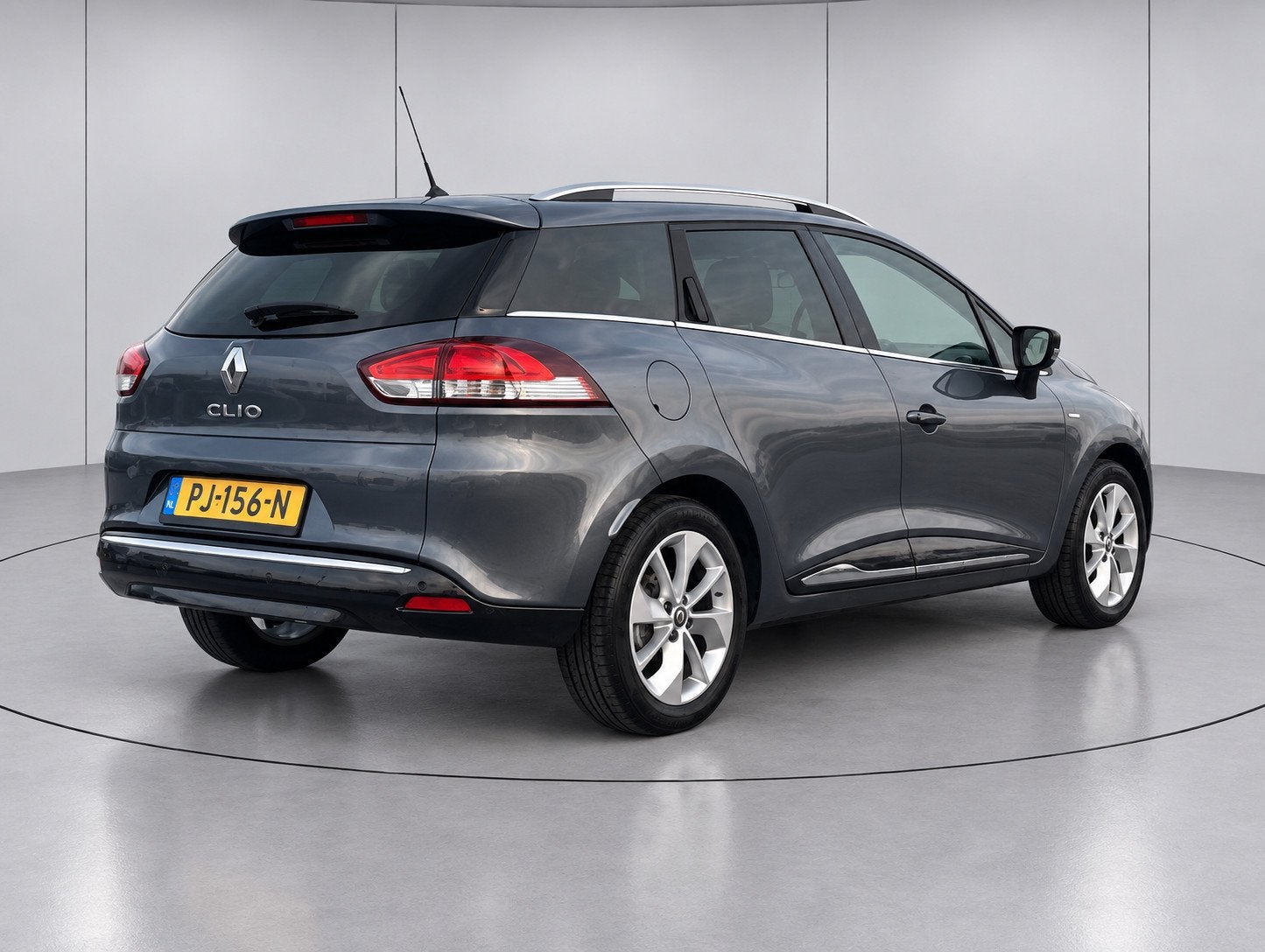 Renault Clio Estate 0.9 TCe Limited/NAVI/AIRCO, Voorwielaandrijving, 898 cc, Gebruikt, Euro 6
