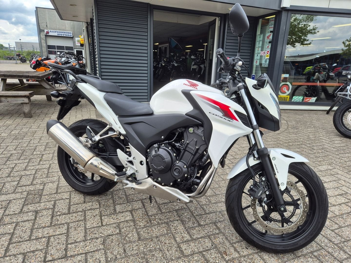 HONDA CB 500 F ABS (bj 2014) 1,350 km, Motoren, 2 cilinders, HONDA, Bedrijf, Onbekend