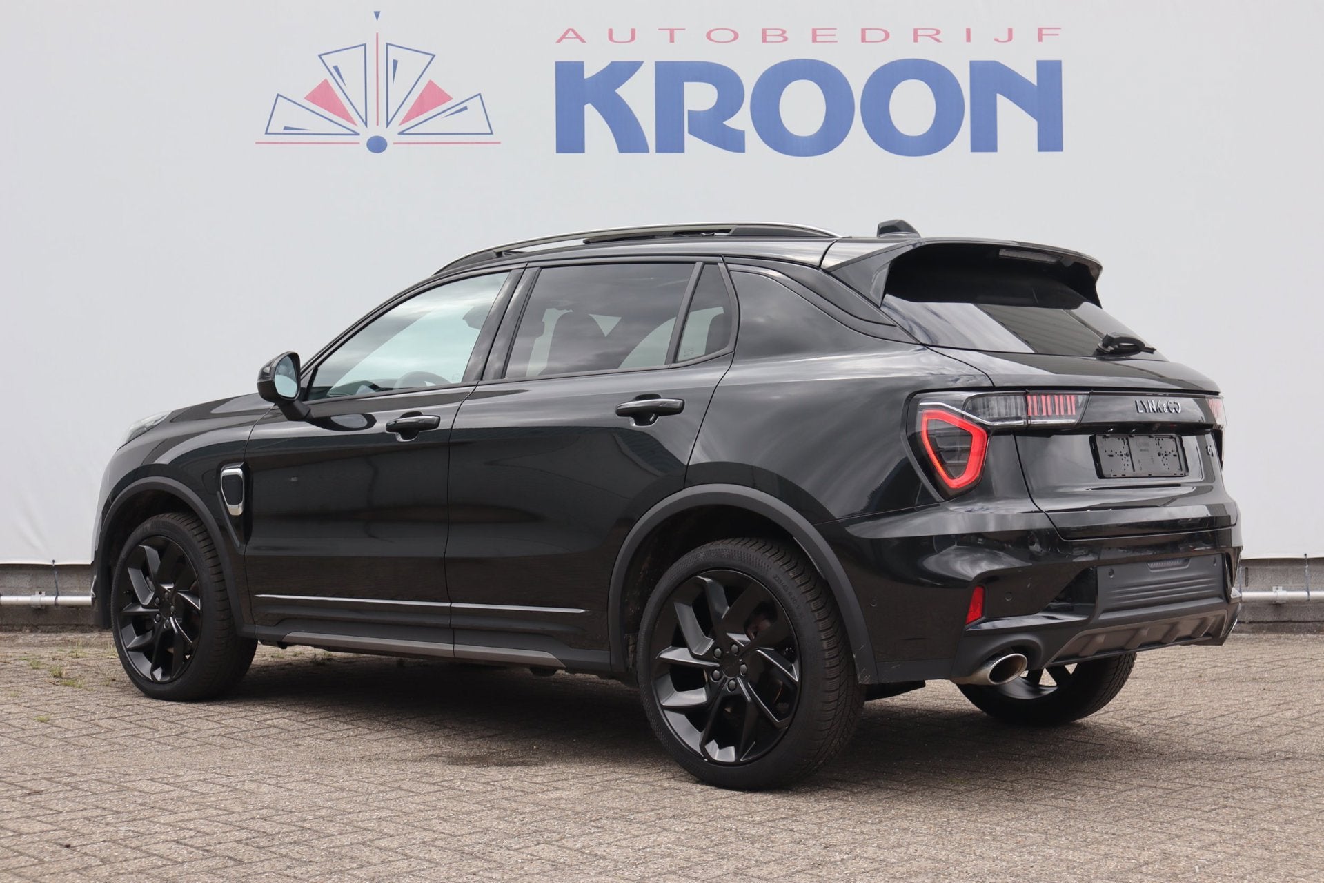 Lynk & Co 01 1.5 PHEV 70km Elektrisch SOH 94% I MY23 Black E, Auto's, Dealer onderhouden, Stof, Zwart, Plug-in hybride