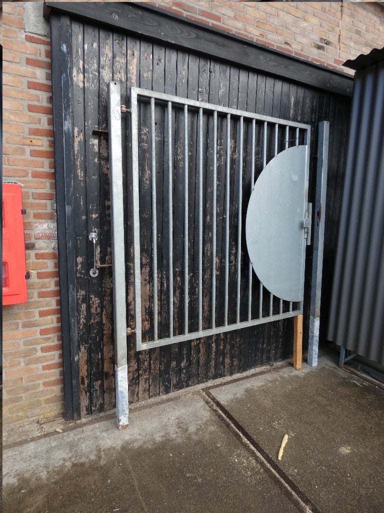 Spijlen poort met afschermplaat en sleutel, Ophalen, Met poort, Gebruikt, Spijlenhekwerk