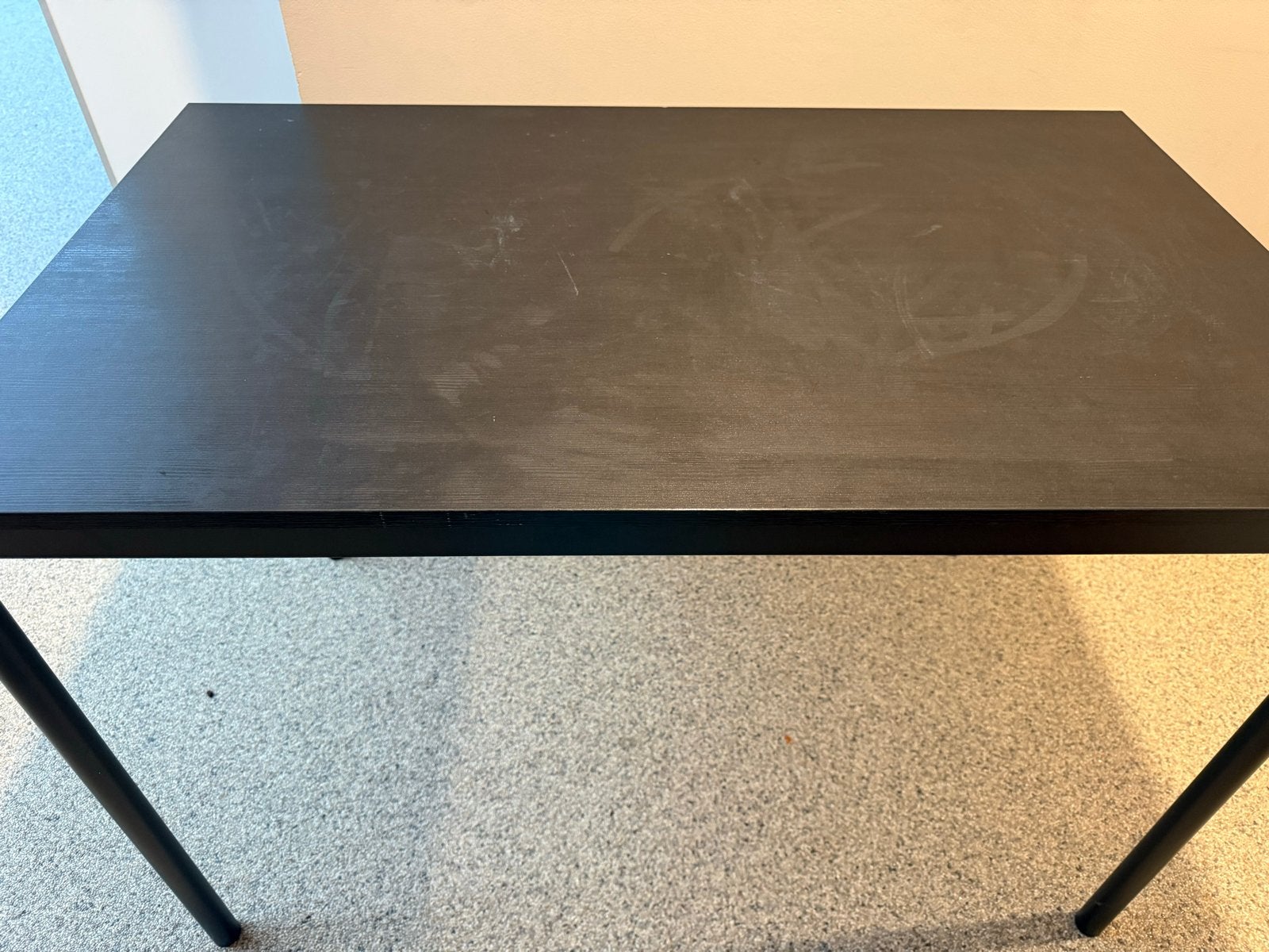 Zwart bureau/eettafel 110x65 cm - Ideaal voor studeerkamer, Huis en Inrichting, Overige materialen, Gebruikt, 100 tot 150 cm, Tot twee personen