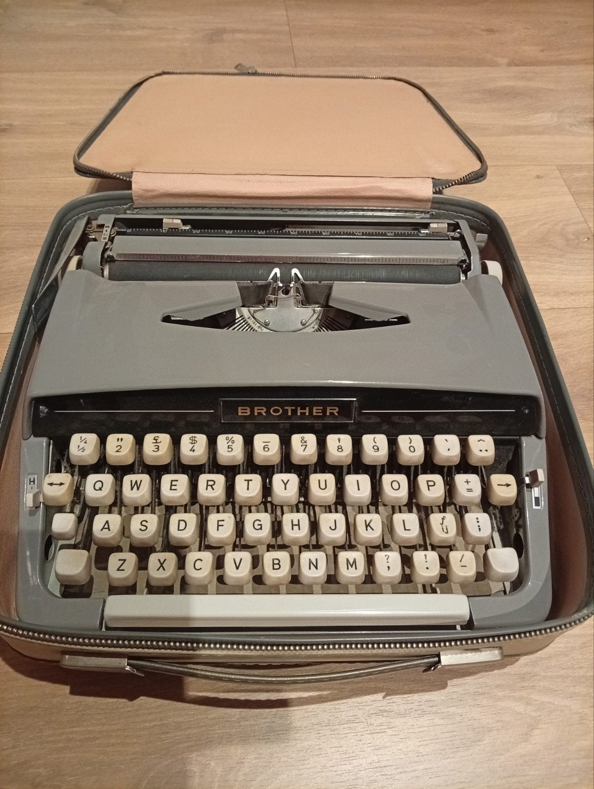 Oude koffer typmachine, Diversen, Ophalen