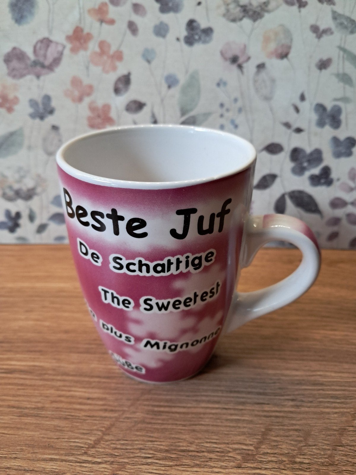 Gratis Mok "Beste Juf" - Roze/Wit Keramiek  70 stuks, Ophalen, Overige typen, Nieuw, Roze
