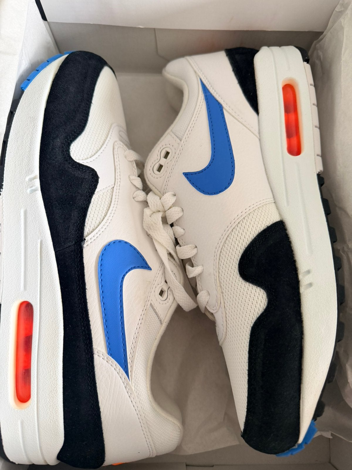 Nike air max 1 White photo blue black maat 42,5, Wit, Nieuw, Ophalen of Verzenden, Sneakers of Gympen
