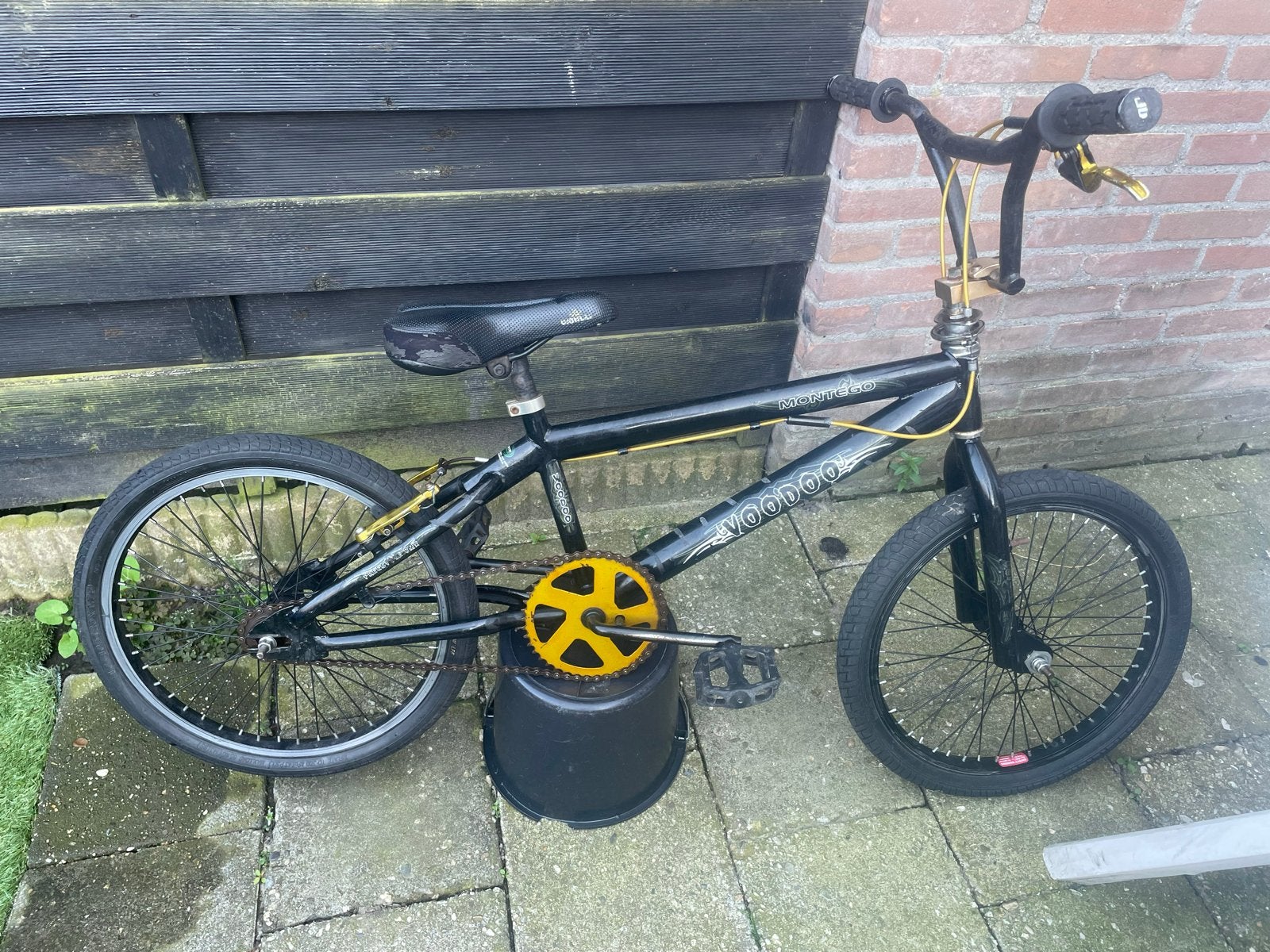 Voodoo BMX fiets 22 inch - Zwart met gele accenten, Gebruikt, Staal, Velgrem, Stuur 360° draaibaar