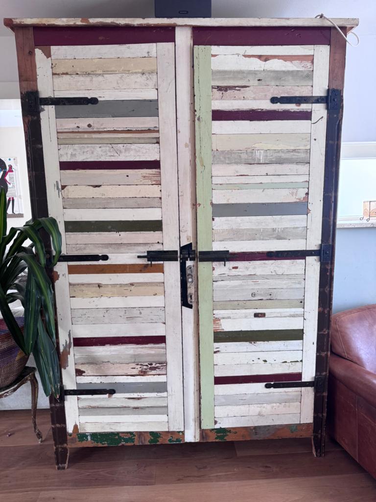 Sloophout kast / Scrap wood cupboard, Ophalen