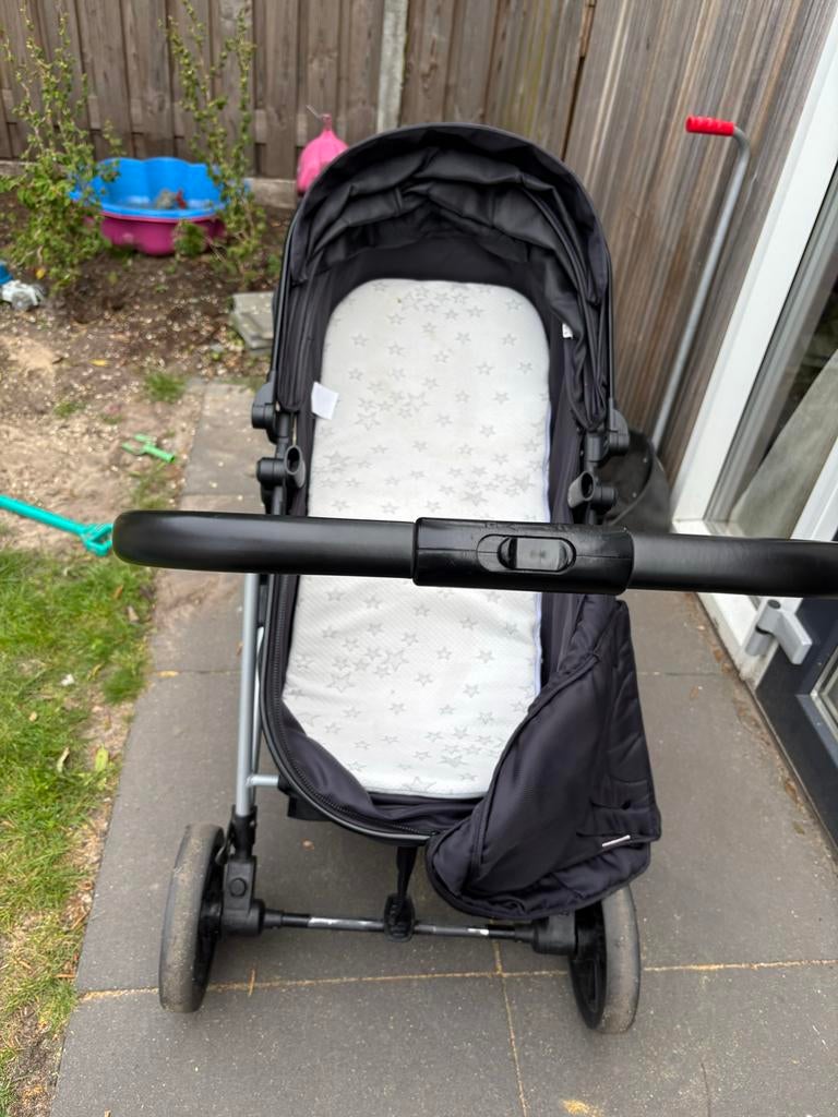 Kinderwagen met lig- en zitstand inclusief matrasje, Overige merken, Gebruikt, Ophalen of Verzenden, Combiwagen