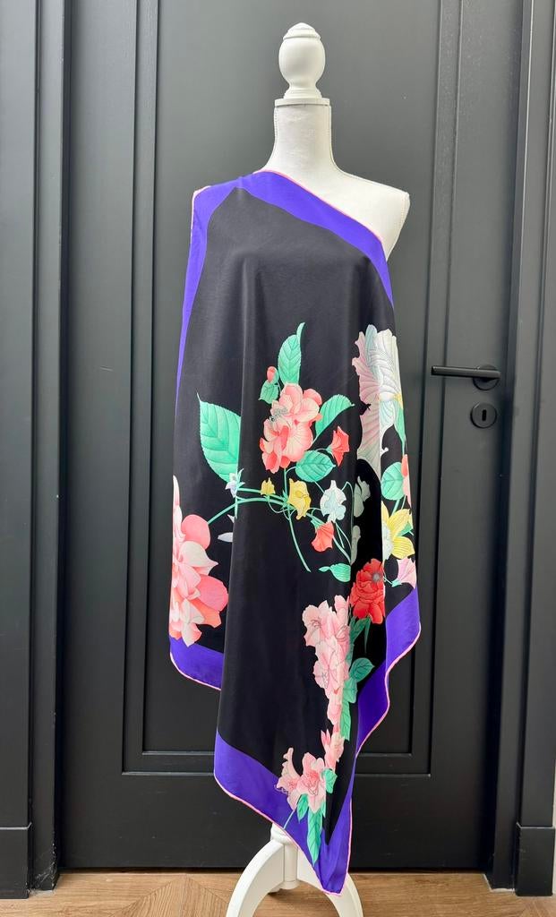 Vintage Leonard Paris 100% zijden sjaal, Kleding | Dames, Ophalen of Verzenden, Zo goed als nieuw, Maat 46/48 (XL) of groter, Sjaal