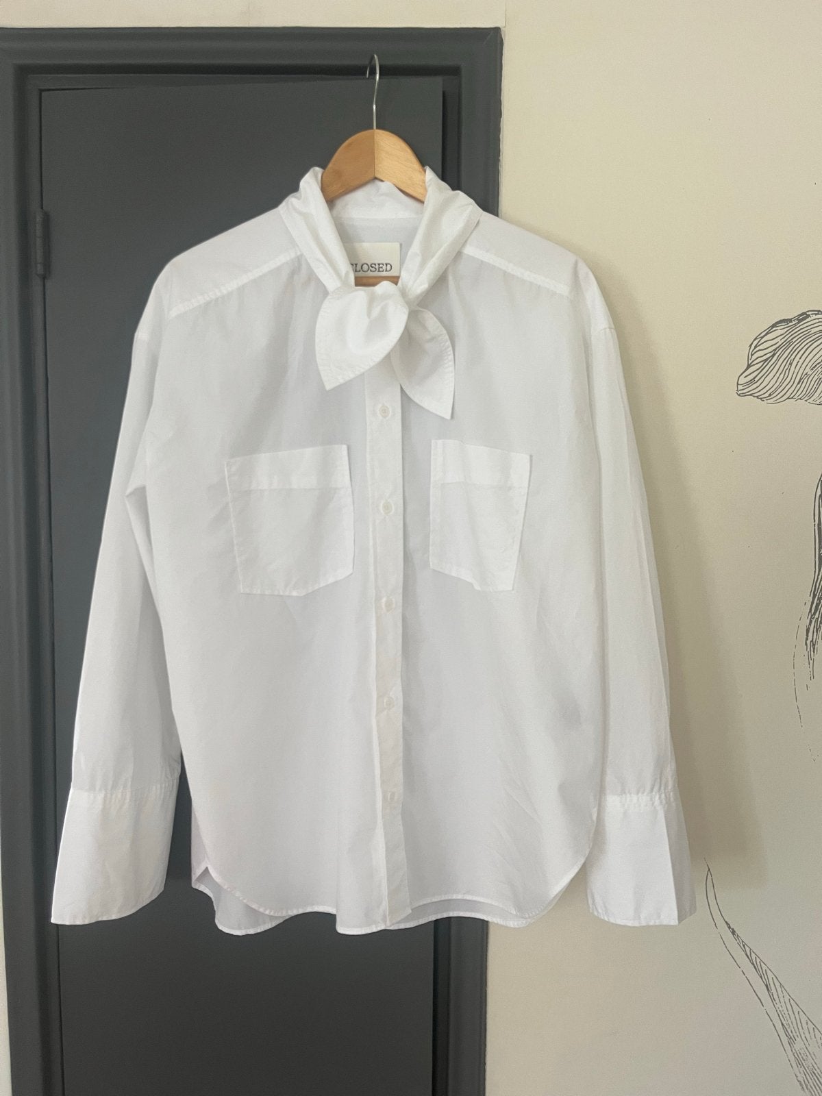 Nieuwe Closed witte blouse met strikkraag - Maat XL, Ophalen of Verzenden, Nieuw, Maat 46/48 (XL) of groter, Wit