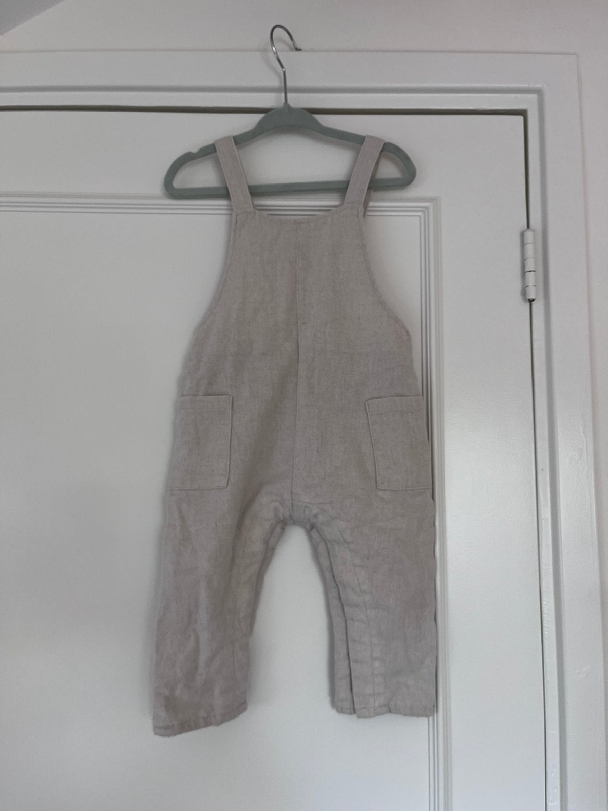Beige salopette tuinbroek 80 zara, Ophalen of Verzenden, Zo goed als nieuw, Meisje, Broekje