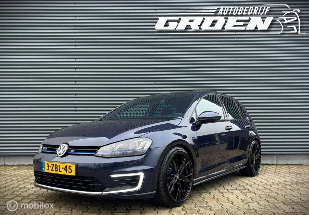 Volkswagen Golf 1.4 TSI GTE PANO|NAVI |LED| NLAUTO, Gebruikt, Euro 6, 4 cilinders, Blauw