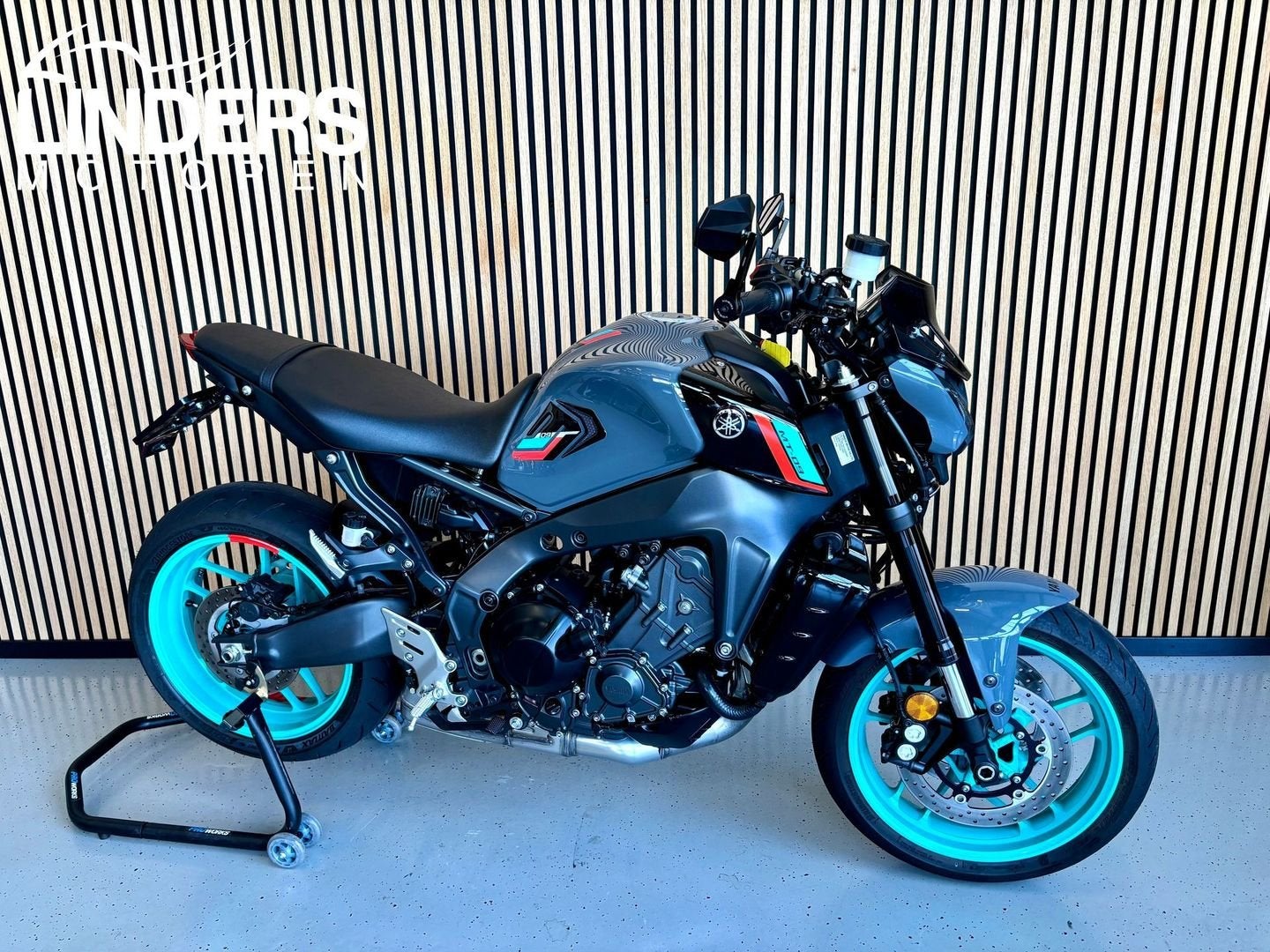 *VERKOCHT* YAMAHA  MT09 + opties (bj 2023), Motorrijbewijs A, Bedrijf, YAMAHA, Onbekend