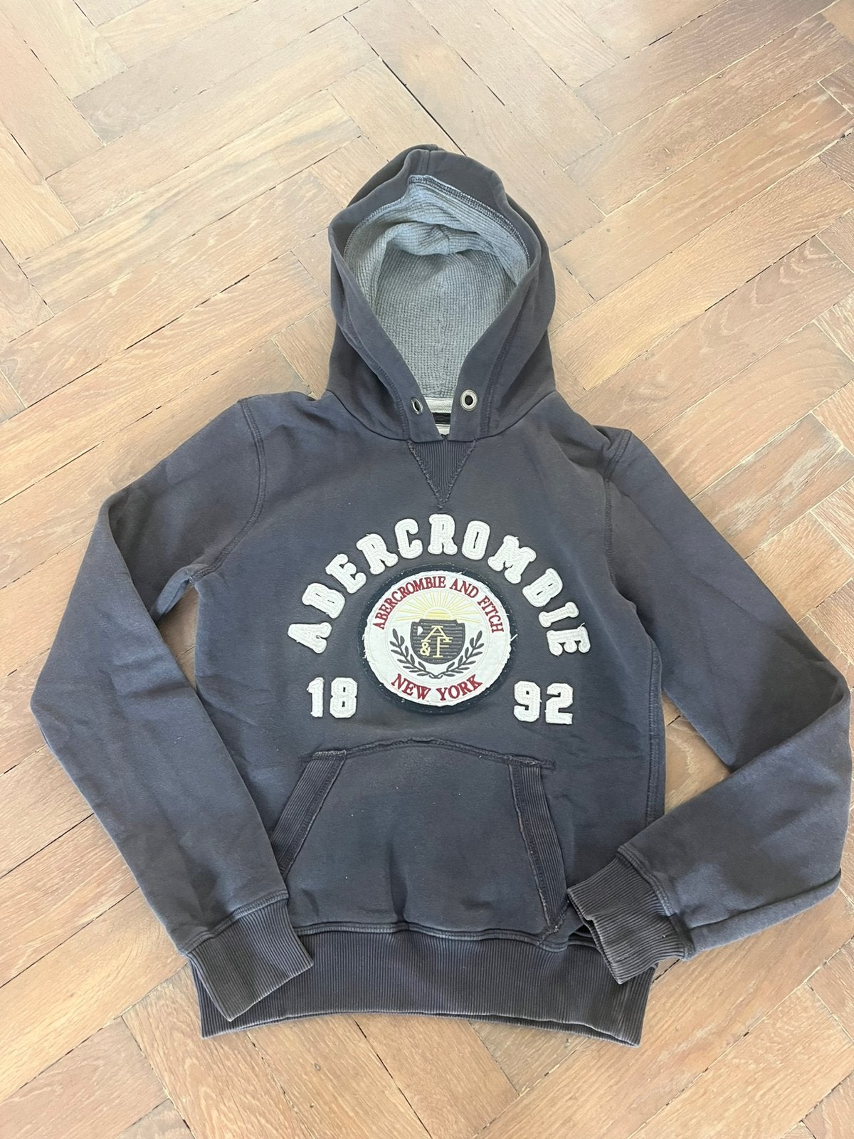 Hoodie trui sweater abercrombie fitch M 152 grijs antraciet, Ophalen of Verzenden, Zo goed als nieuw, Trui of Vest