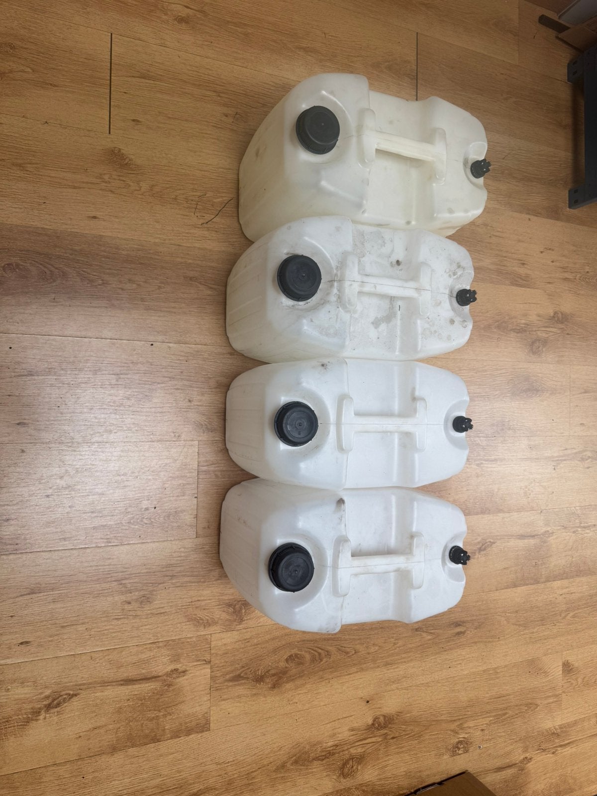 Jerrycans voor benzine/diesel/petroleum  20 liter, Doe-het-zelf en Verbouw, Zeil en Folie, Ophalen, Gebruikt, 15 m² of meer, Zeil