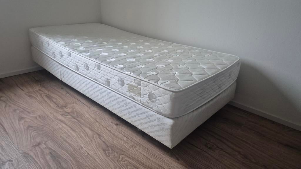 Eenpersoons bed + matras (gratis ophalen), Ophalen, Gebruikt, 90 cm, Eenpersoons