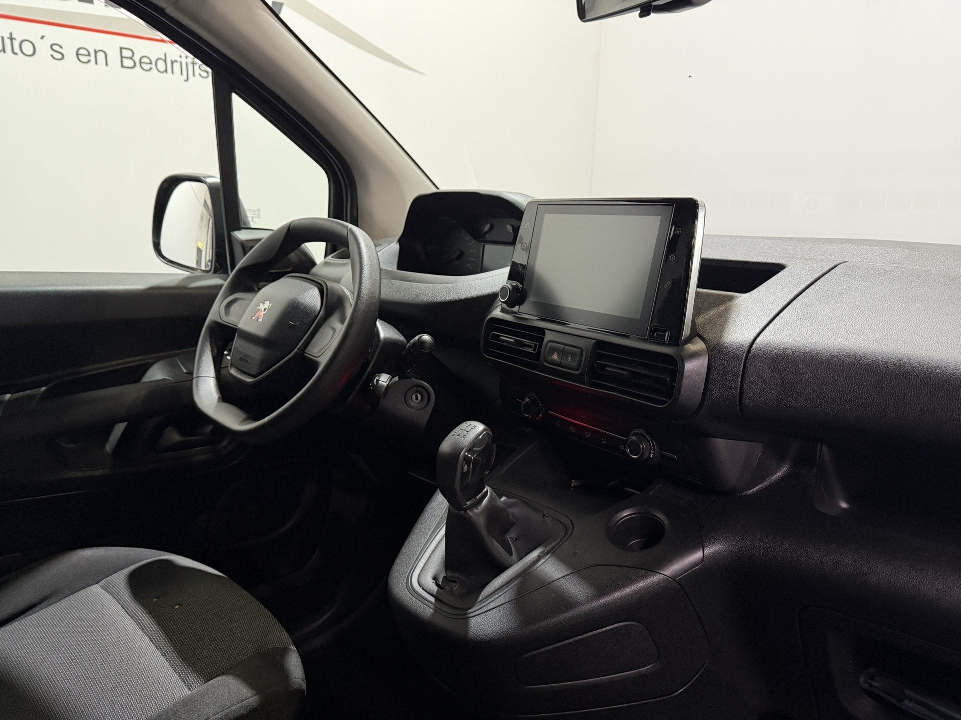 Peugeot Partner 1.5 BlueHDI Premium - CarPlay / Cruise / Air, Auto's, Voorwielaandrijving, Gebruikt, 4 cilinders, Zwart