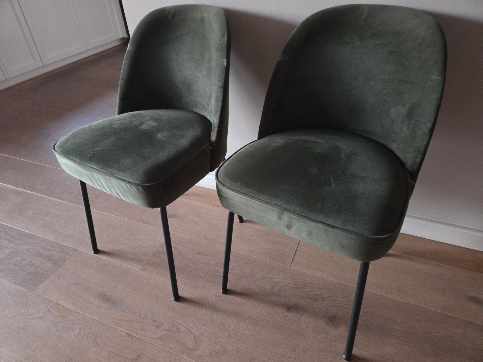 Set van 2 groene fluwelen eetkamerstoelen, Huis en Inrichting, Stoelen, Ophalen, Gebruikt, Twee, Overige kleuren