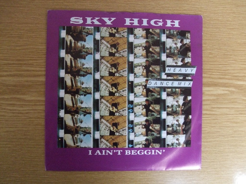 SKY HIGH    I AIN'T BEGGIN' / YOU GOT ME HOOKED, 7 inch, Ophalen of Verzenden, Zo goed als nieuw, Rock en Metal