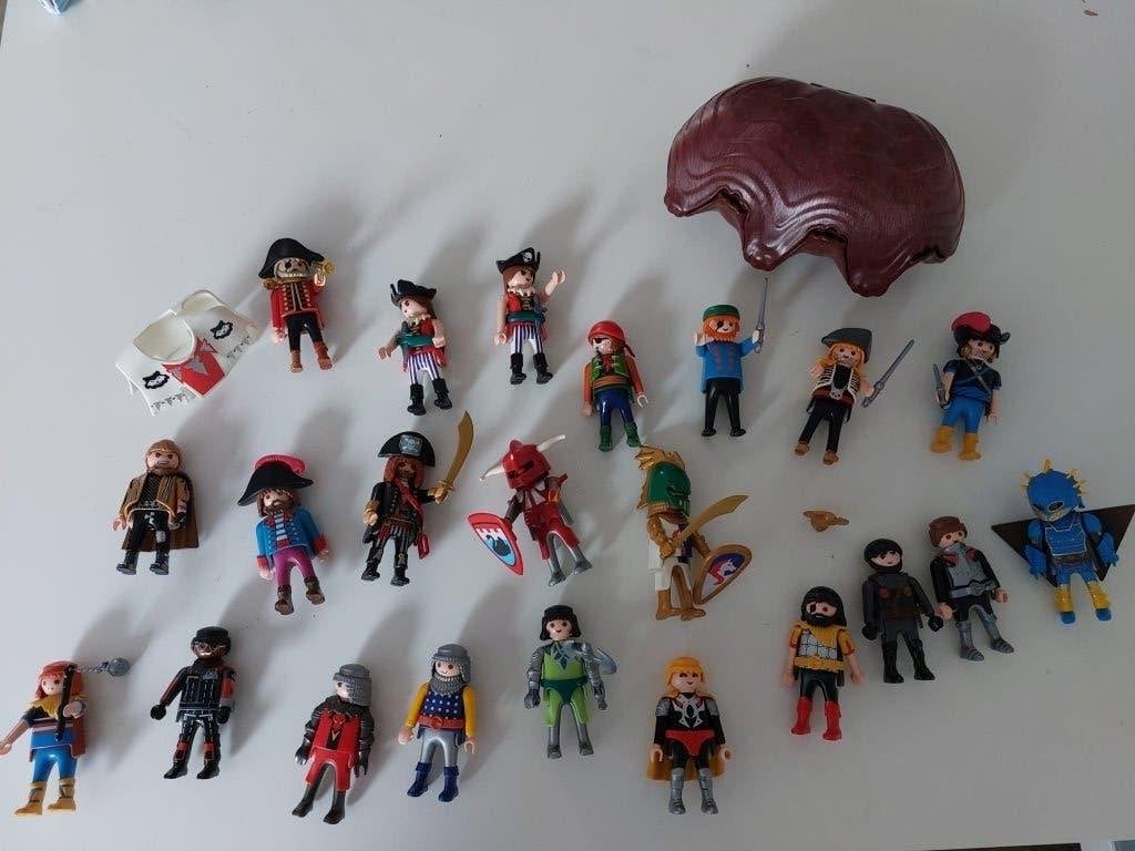 22 Playmobil piraten / ridders met div. accessoires, Ophalen of Verzenden, Zo goed als nieuw