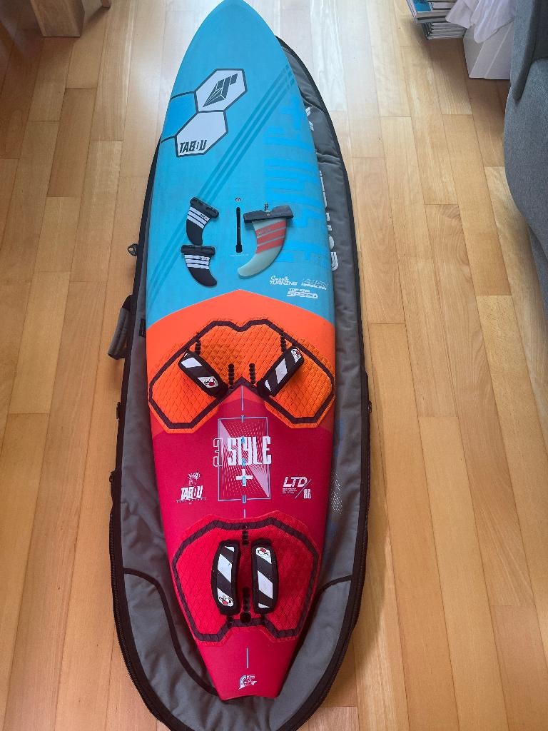 Tabou 3S+  (2023) 86 liter, Watersport en Boten, Windsurfen, Ophalen, Met draagtas, Minder dan 250 cm, Zo goed als nieuw