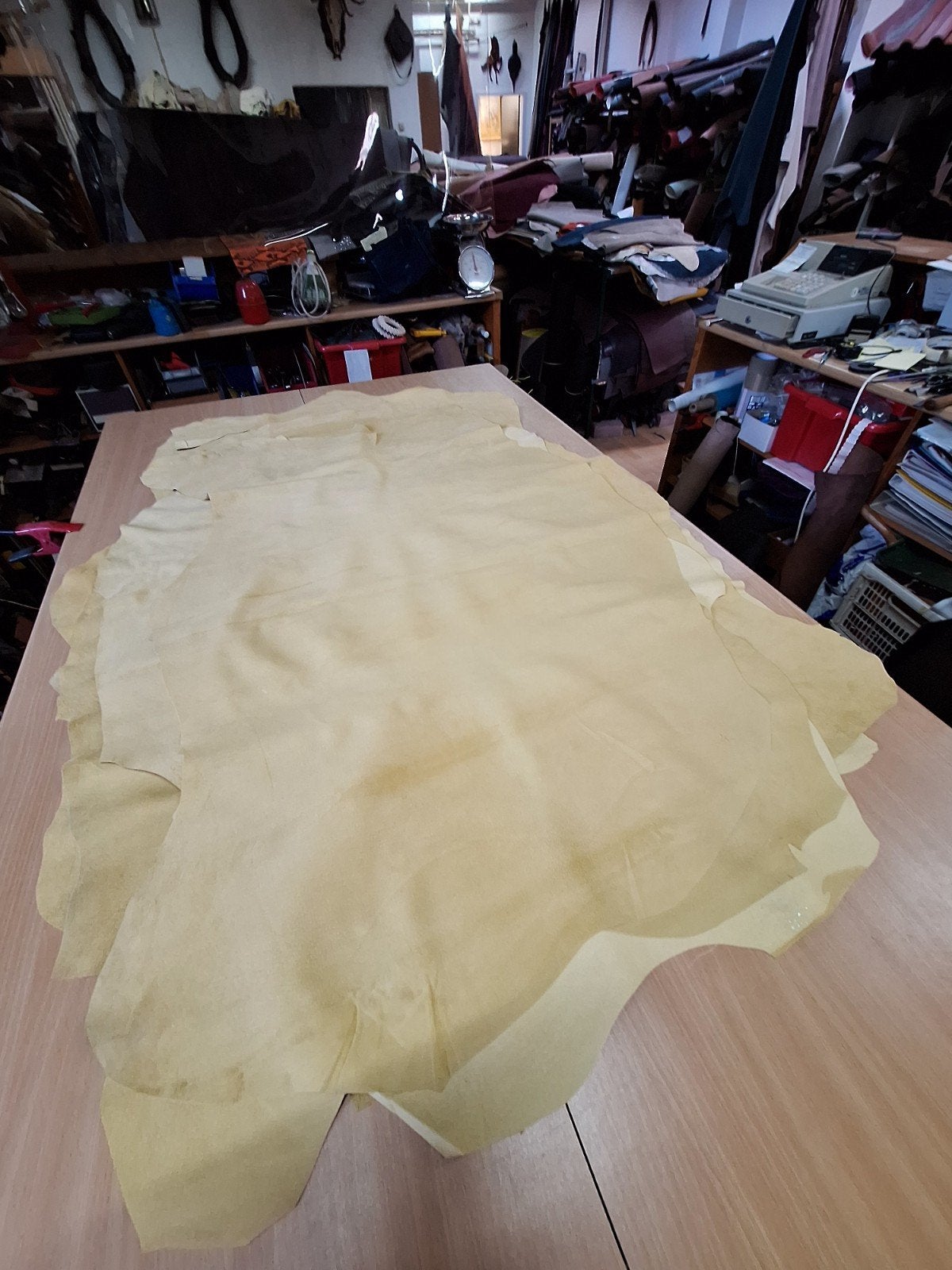 Pigskin, okergeel, AA kwaliteit,, Nieuw, Ophalen of Verzenden, 30 tot 120 cm, 30 tot 200 cm