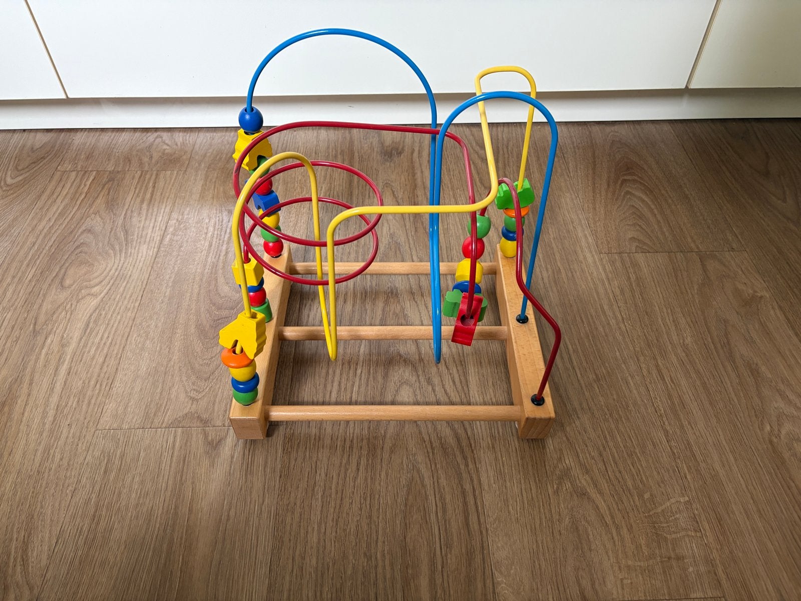 Houten kralenframe / Motorische kralenspiraal Viga, Kinderen en Baby's, Speelgoed | Babyspeelgoed, Ophalen, Zo goed als nieuw