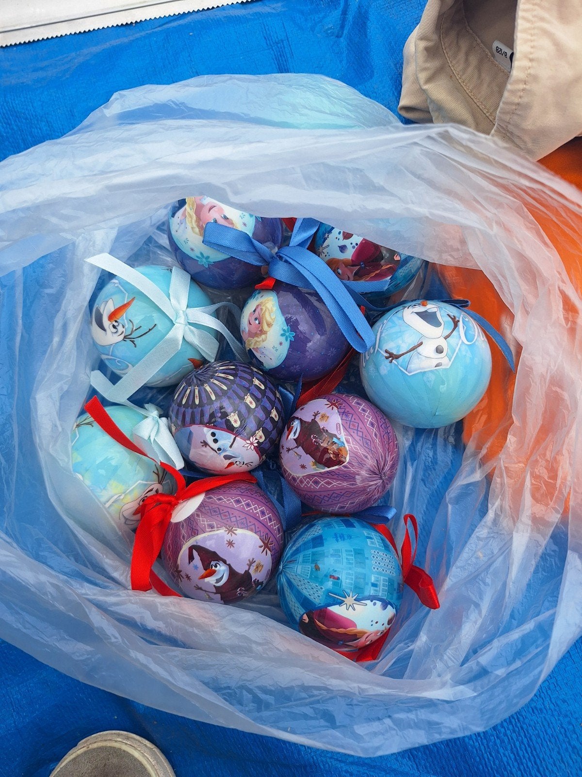 Frozen kerstballen, Diversen, Kerst, Ophalen of Verzenden, Zo goed als nieuw