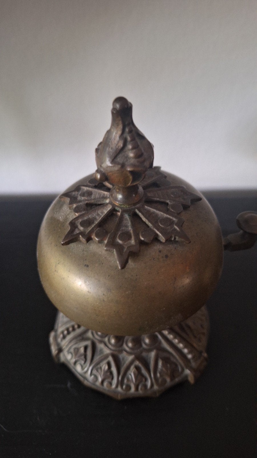 Antieke bronzen  tafelbel uit 1890, Ophalen of Verzenden