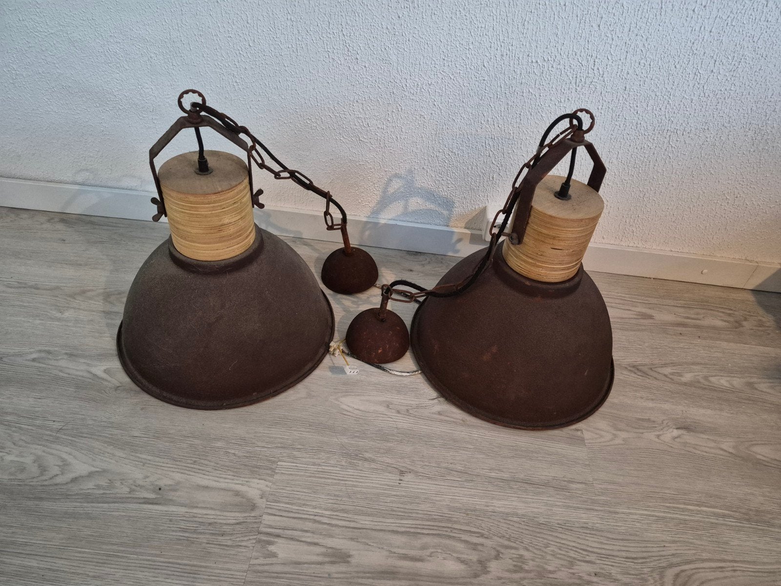 Set van 2 industriële hanglampen, roestbruin, Antiek en Kunst, Ophalen