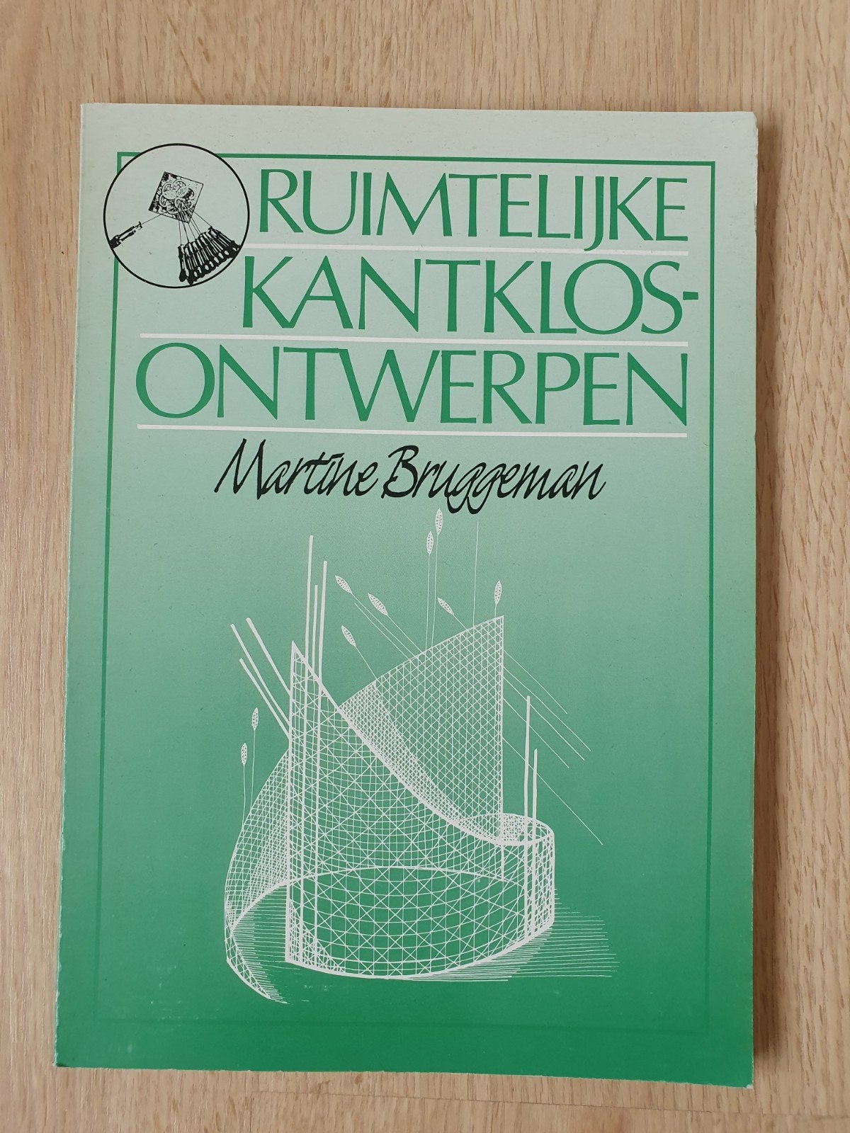 Ruimtelijke kantklRuimtelijke kantklosontwerpen van Martine, Ophalen of Verzenden, Zo goed als nieuw