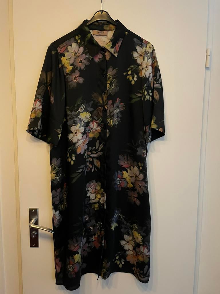 Twinset zijdeachtige jurk zwart met bloemen XL, Ophalen, Zwart, Maat 42/44 (L), Zo goed als nieuw