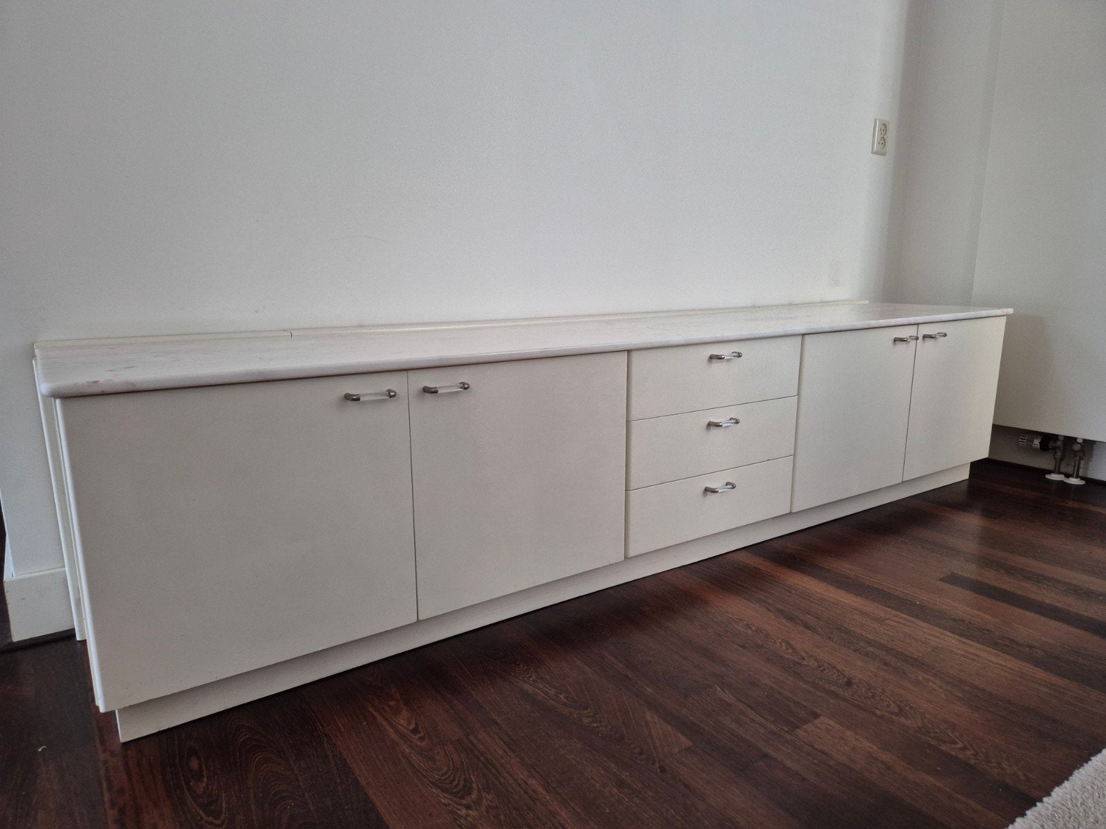 GRATIS Dressoir met losse plaat MARMER, Ophalen, Gebruikt, Met deur(en), 200 cm of meer