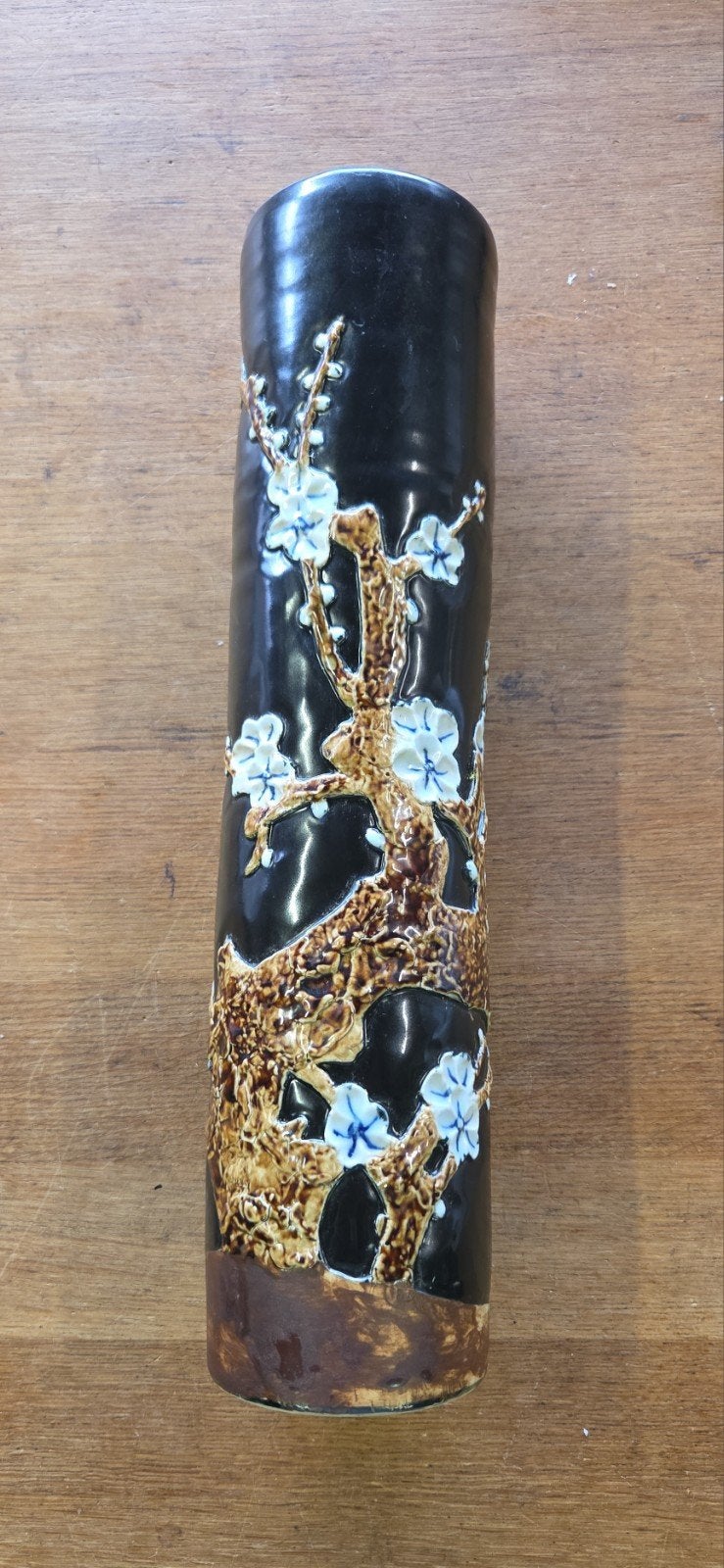 Gesigneerde prunus bloemenmotief vaas keramiek, Ophalen of Verzenden