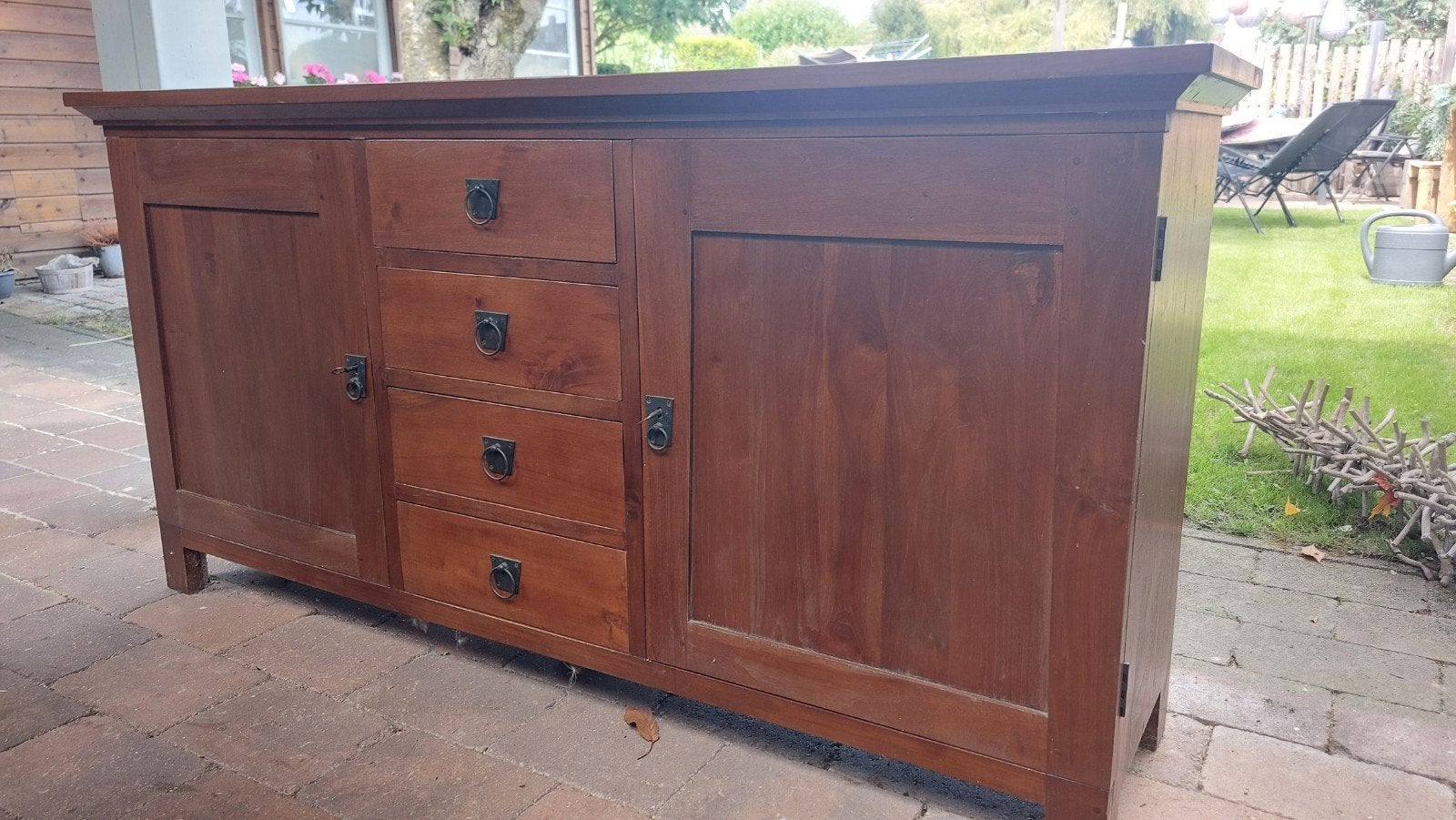 Koloniaal dressoir.
H: 93 cm
B: 185 cm
D: 45, Huis en Inrichting, Kasten | Dressoirs, Ophalen, Gebruikt, Met deur(en), Teakhout