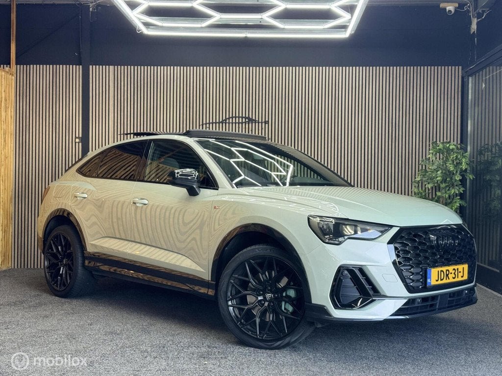 Audi Q3 Sportback 45 TFSI e S-Line|Pano|Cam|Acc|Led|Carplay, Auto's, Audi, Gebruikt, Automatische klimaatregeling, Hybride Elektrisch/Benzine