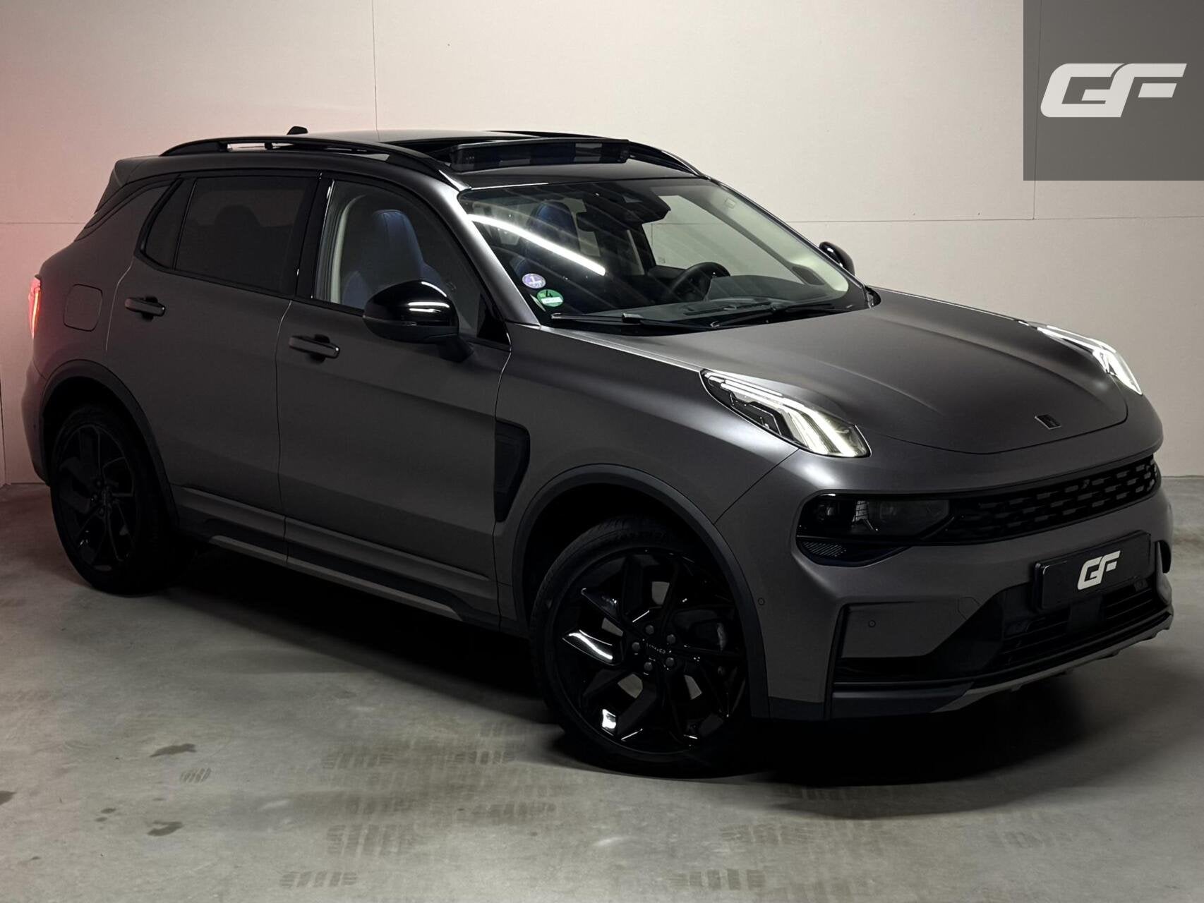 Lynk & Co 01 1.5 Plug-in Black Edition Mattgrijs Sfeerver. C, Auto's, Dealer onderhouden, Stof, Met garantie (alle), Plug-in hybride