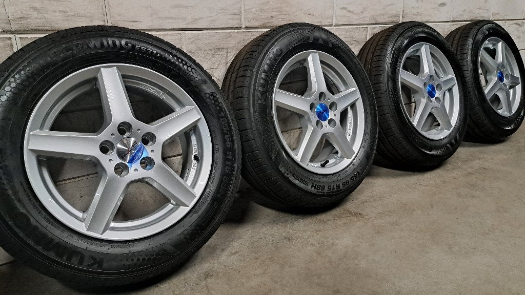 Nieuwe set velgen & banden Yaris Mazda 2 185/65/15, 15 inch, Banden en Velgen, Nieuw, Personenwagen