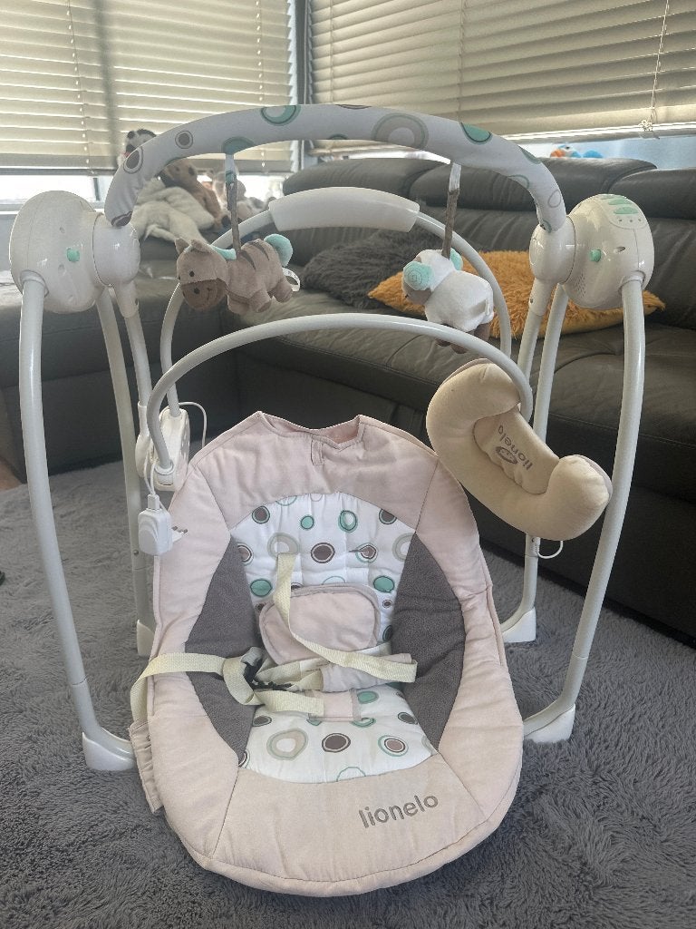 Lionelo Elektrische Babyschommel, Ophalen of Verzenden, Zo goed als nieuw, Wipstoel, Overige merken