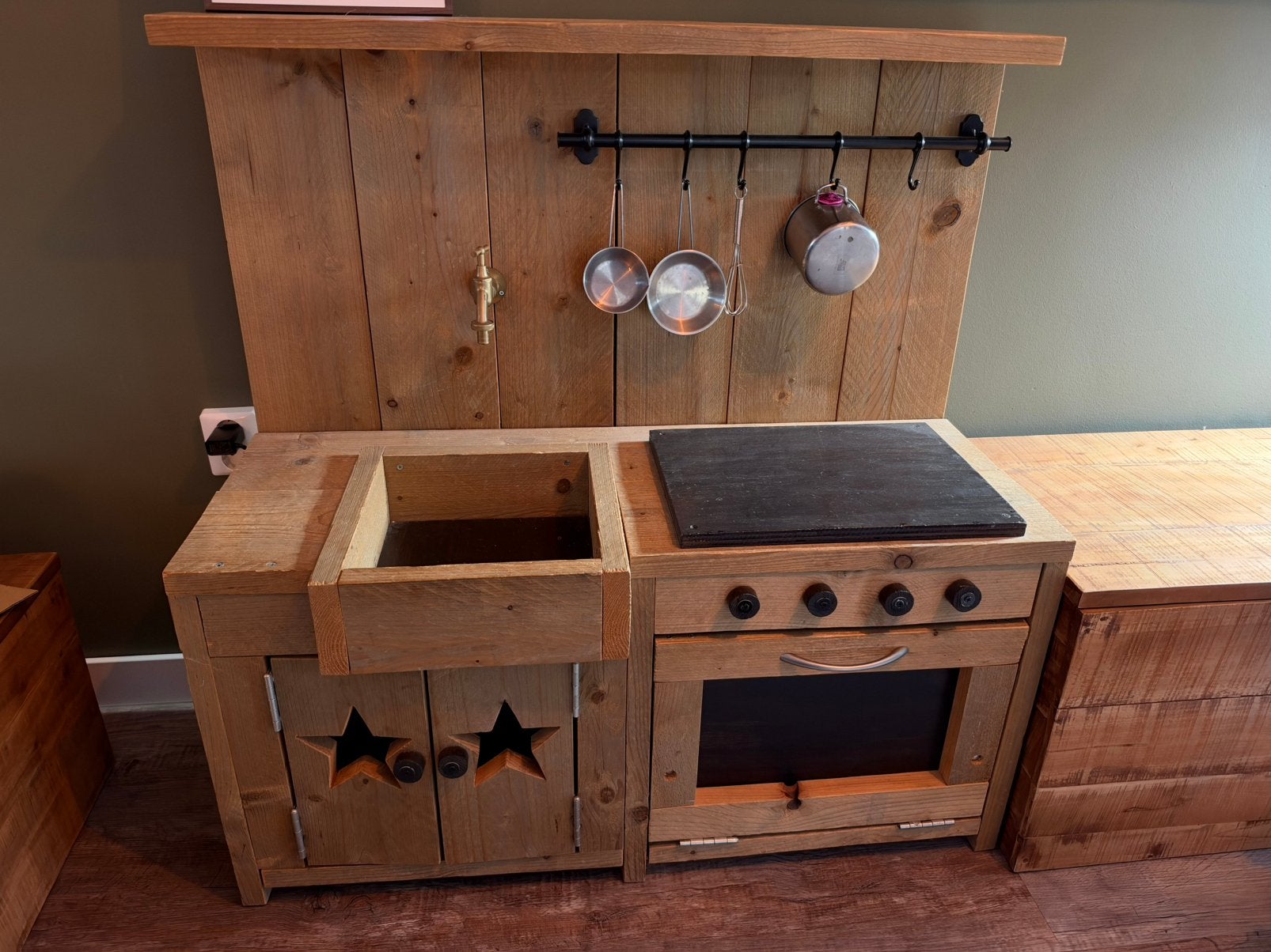 Steigerhouten Speelkeuken steigerhout zeer netjes 100x100x40, Ophalen, Zo goed als nieuw, Hout, Speelkeuken