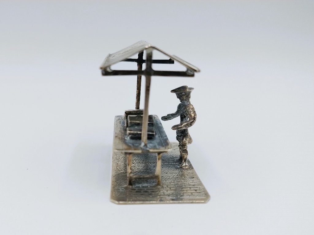Zilveren miniatuur stoffenverkoper, Verzenden, Zilver