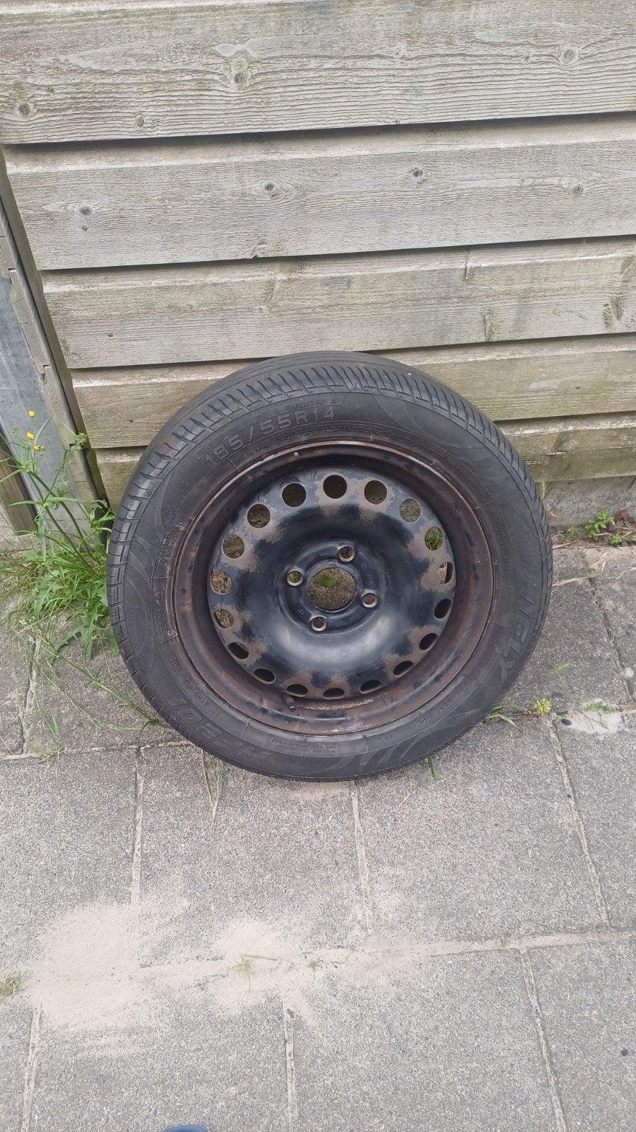 Band met velg 185/55 r14 4x100 gratis diverse merken auto, Ophalen, Gebruikt