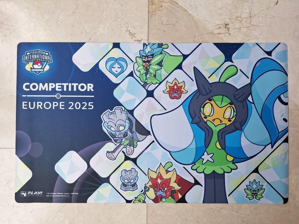 Alle 4 de Ogerpons - Pokémon TCG EUIC playmat, Ophalen of Verzenden, Nieuw