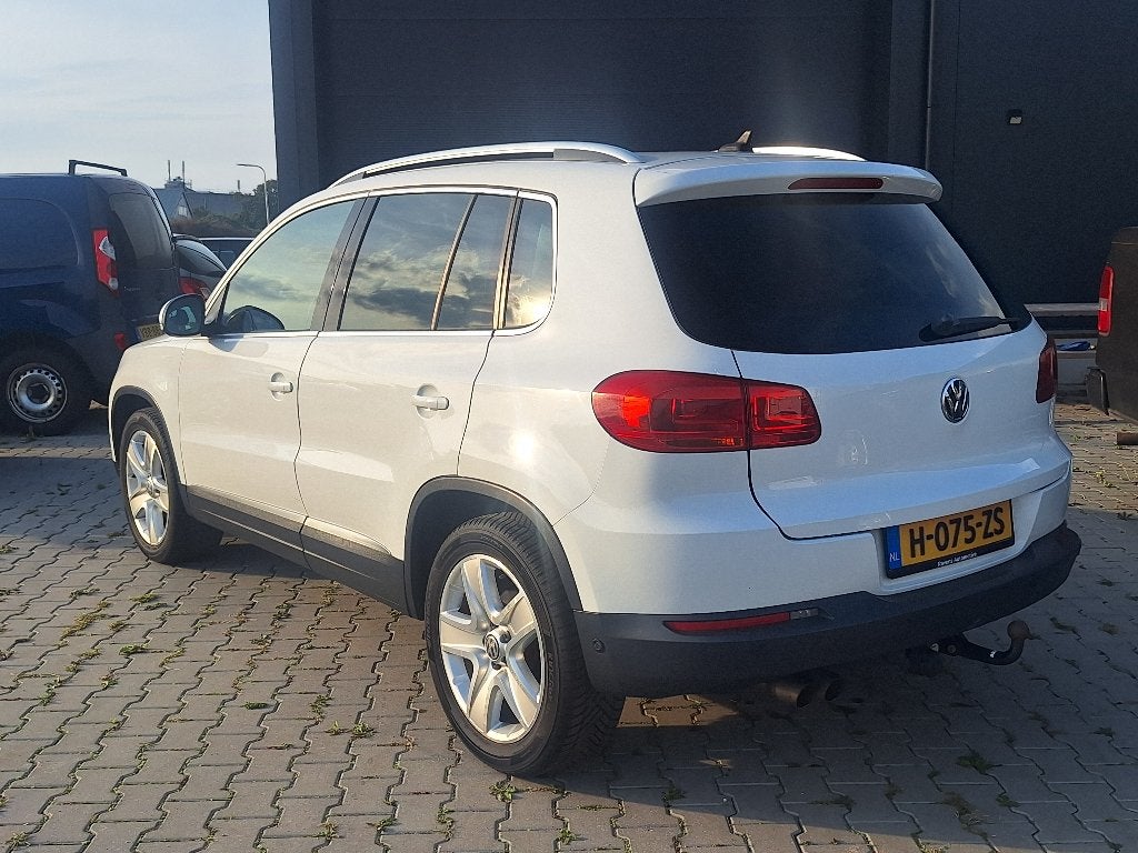 Foto 6 van Volkswagen Tiguan 1.4 Comfort&Design 2014,Panodak, RIJKLAAR!