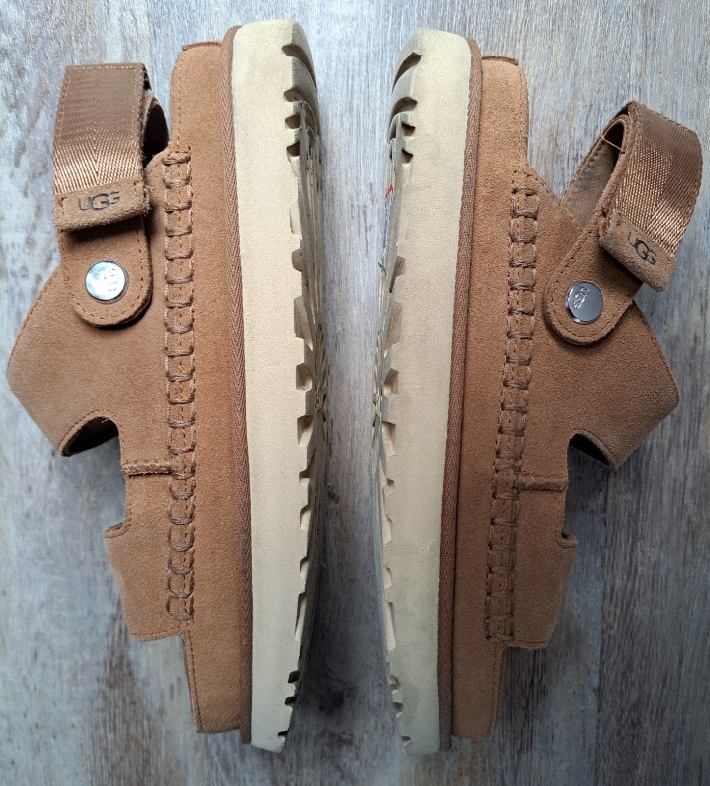 UGG Goldenstar Glide  Sandalen Maat 40 (=39) nu € 65, Kleding | Dames, Schoenen, UGG, Bruin, Verzenden, Sandalen of Muiltjes