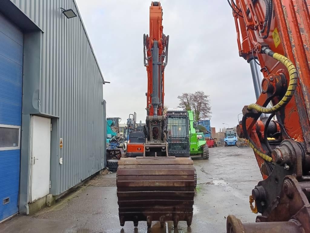 Doosan DX 225 LC-5 tracked excavator bagger ketten 2018, Graafmachine