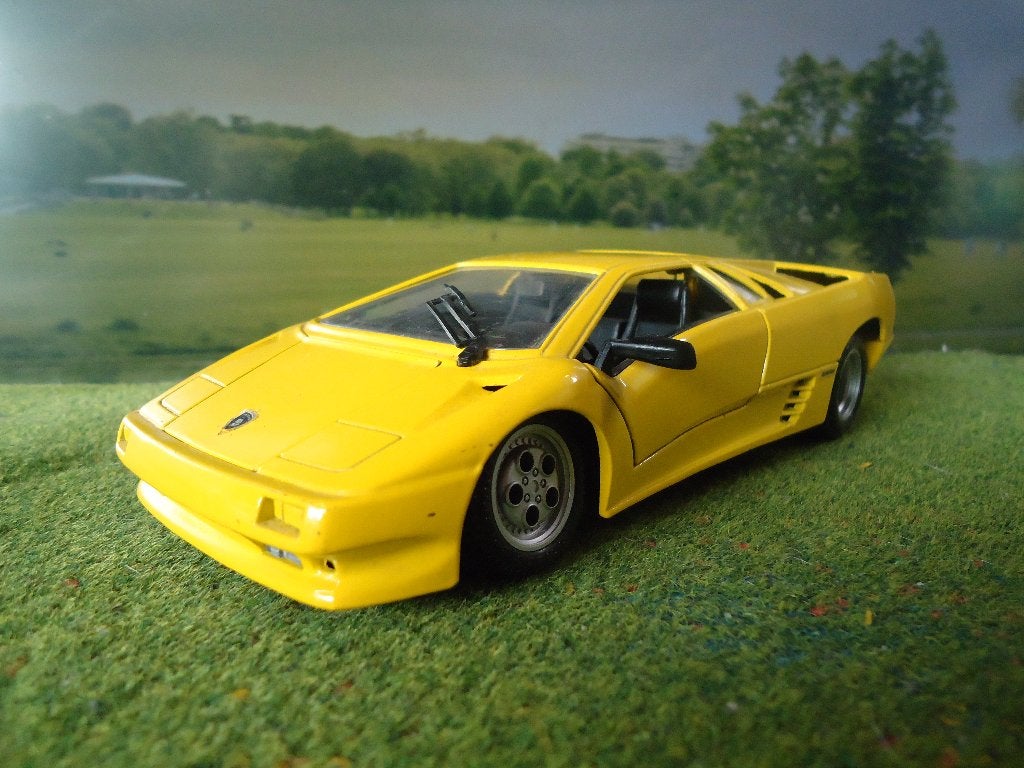 1:24 Lamborghini Diablo - Maisto, Ophalen of Verzenden, Gebruikt, Maisto