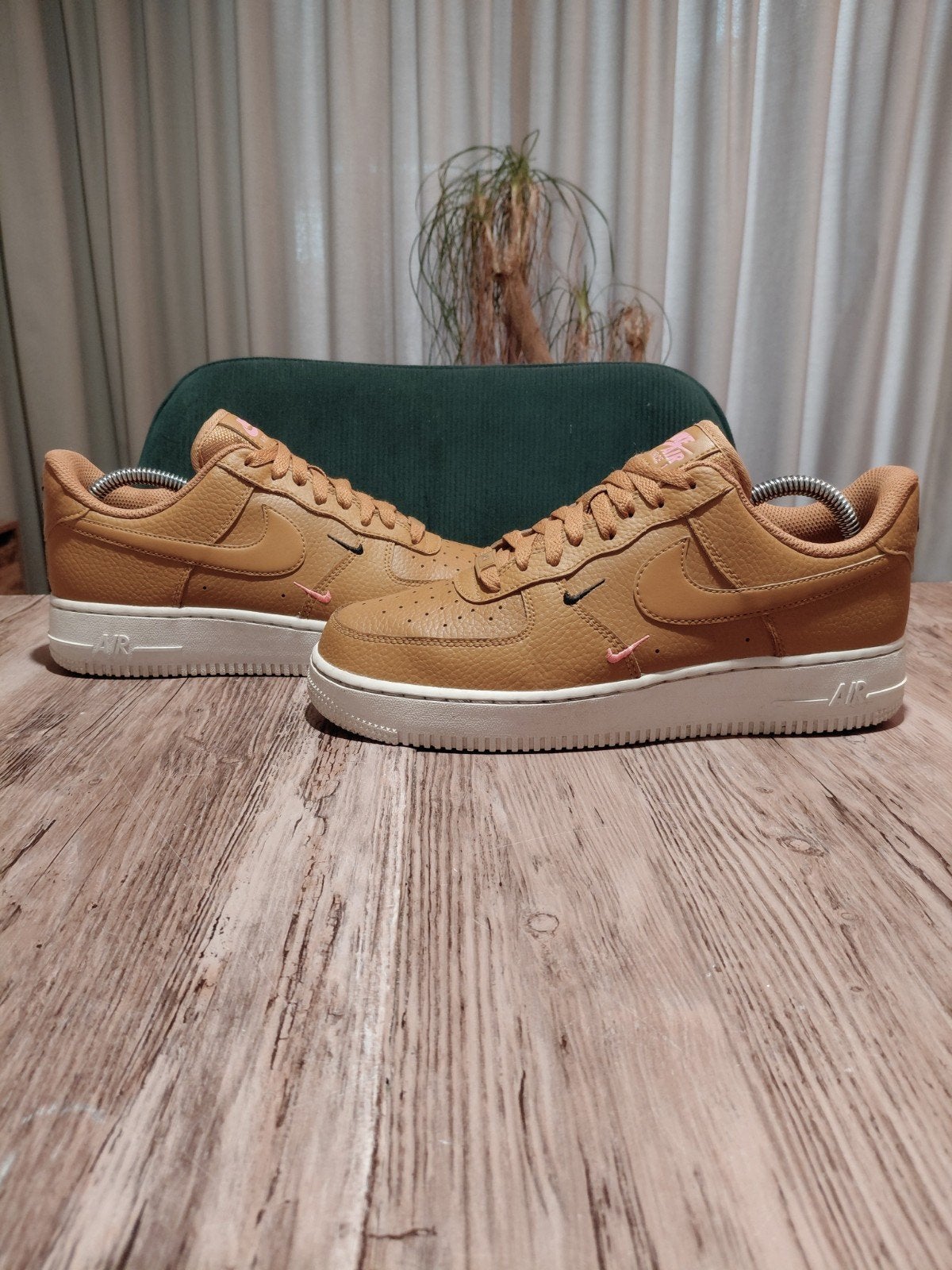 Nike Air Force 1 Low Essential 'Mini Swooshes-Wheat' Mt. 41, Beige, Nike, Ophalen of Verzenden, Sneakers of Gympen